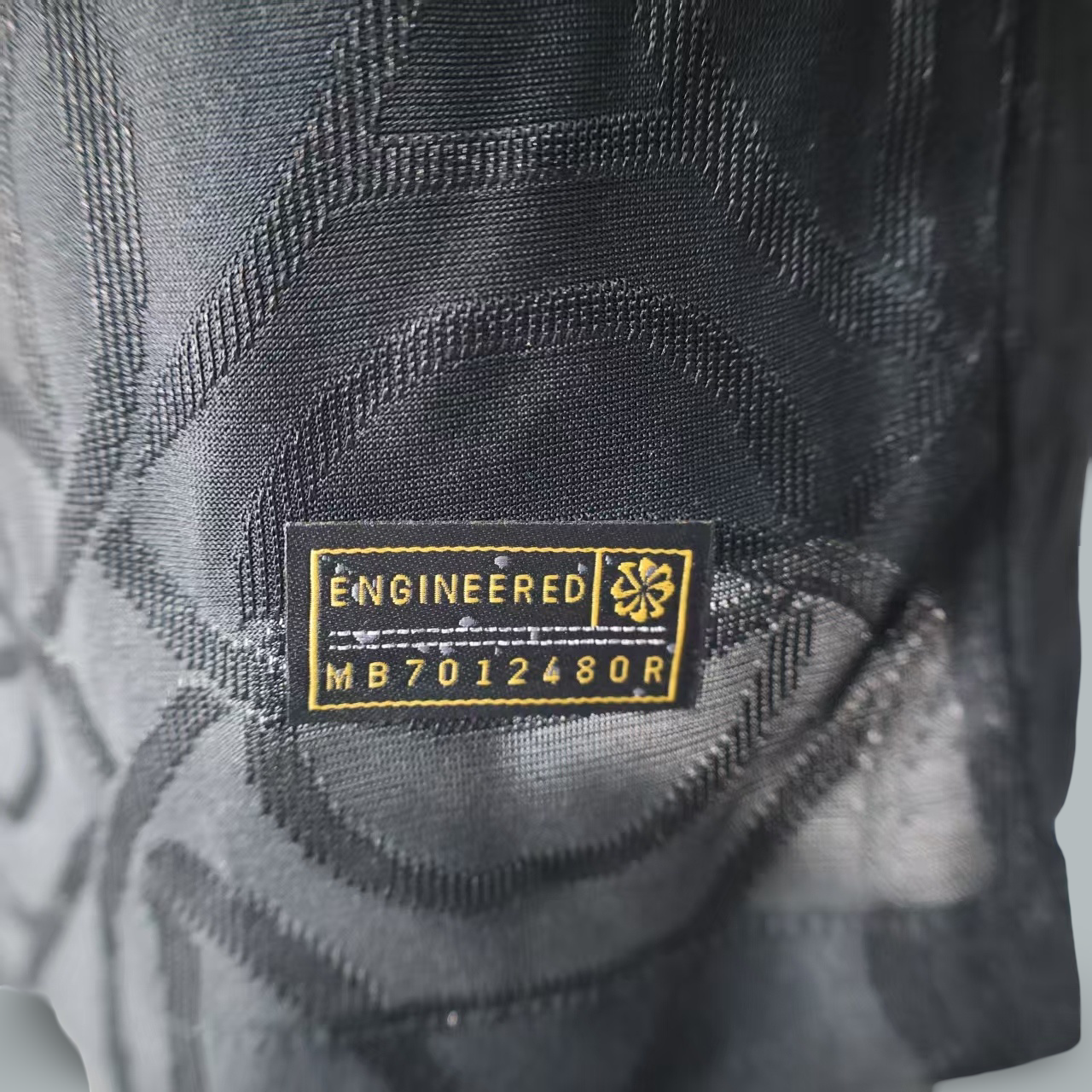 PSG 25/26 "Noir Elegance" Player Version Premium Kit