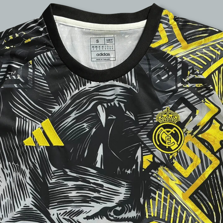Real Madrid 25/26 "Versace" Premium Kit