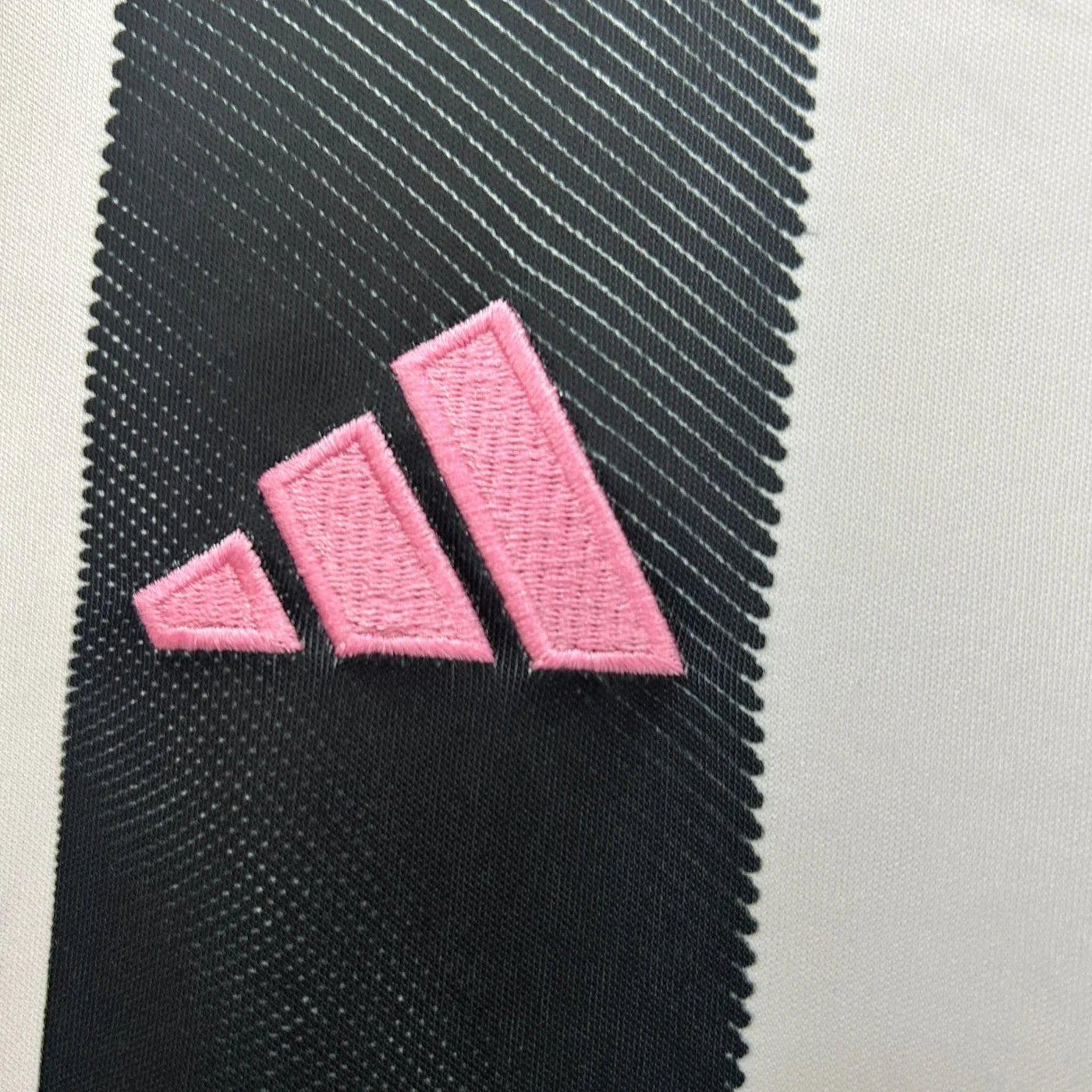 Juventus 25-26 Home Kids Kit