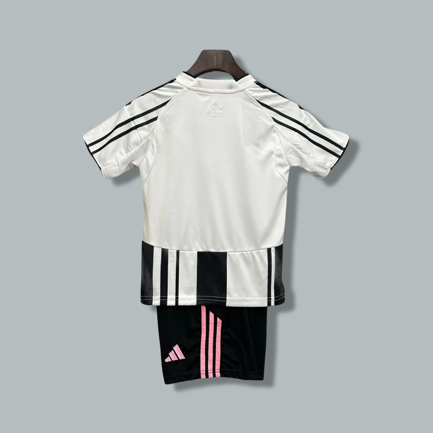 Juventus 25-26 Home Kids Kit