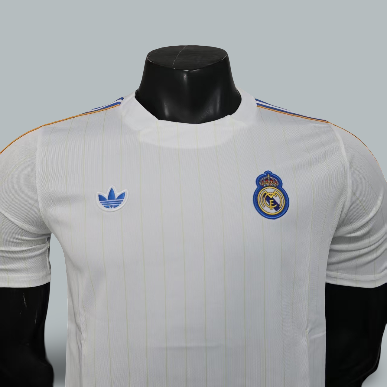 Real Madrid 25/26 "Casual White" Player Version Premium Kit casual