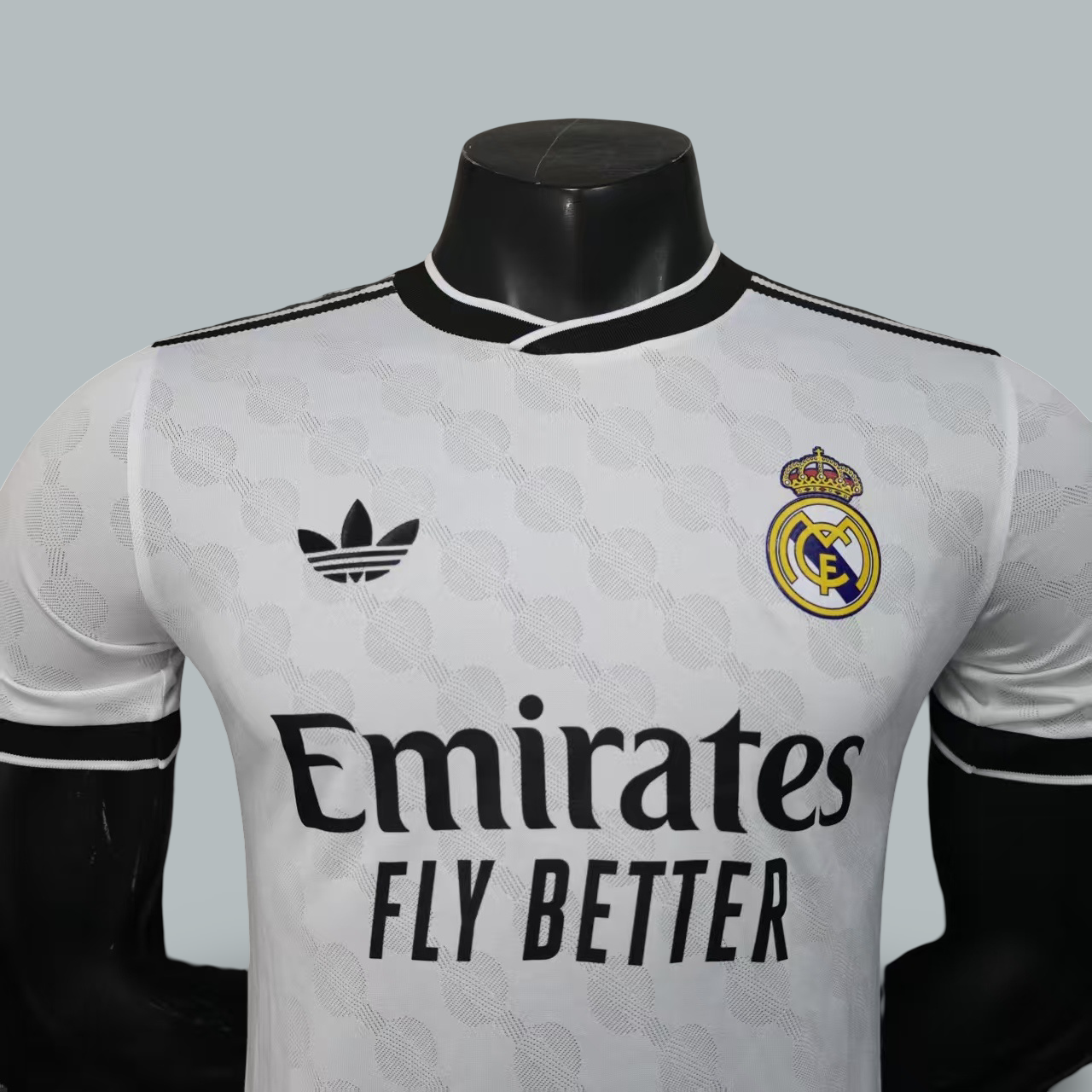 Real Madrid 25/26 "Classic Royal" Player Version Premium Kit