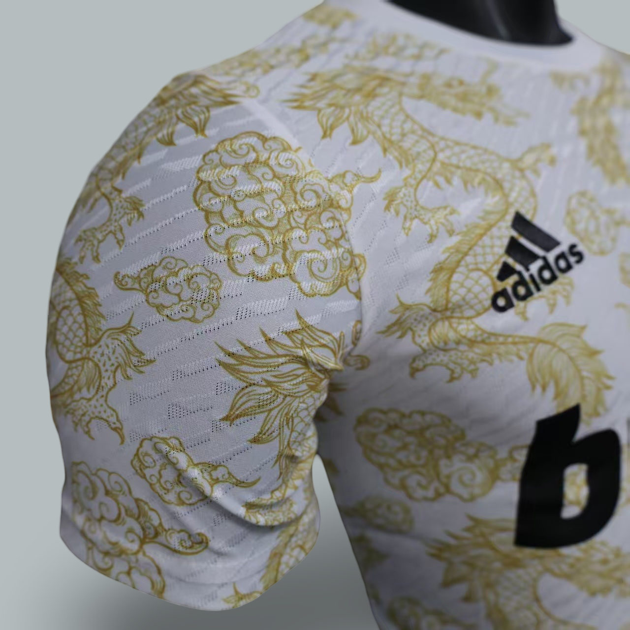 Real Madrid 25/26 "Royal Legends" Player Version Premium Kit