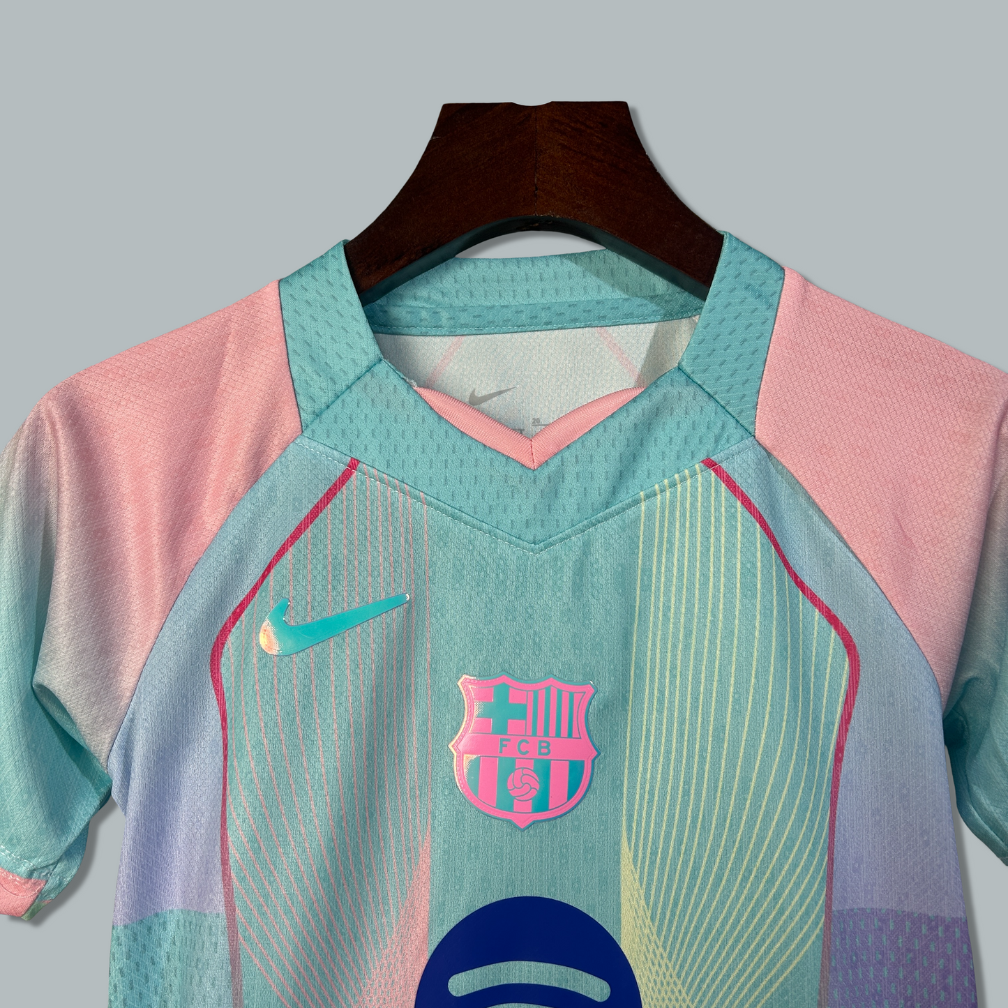 Barcelona 25/26 "Aurora Color" Premium Kids Kit