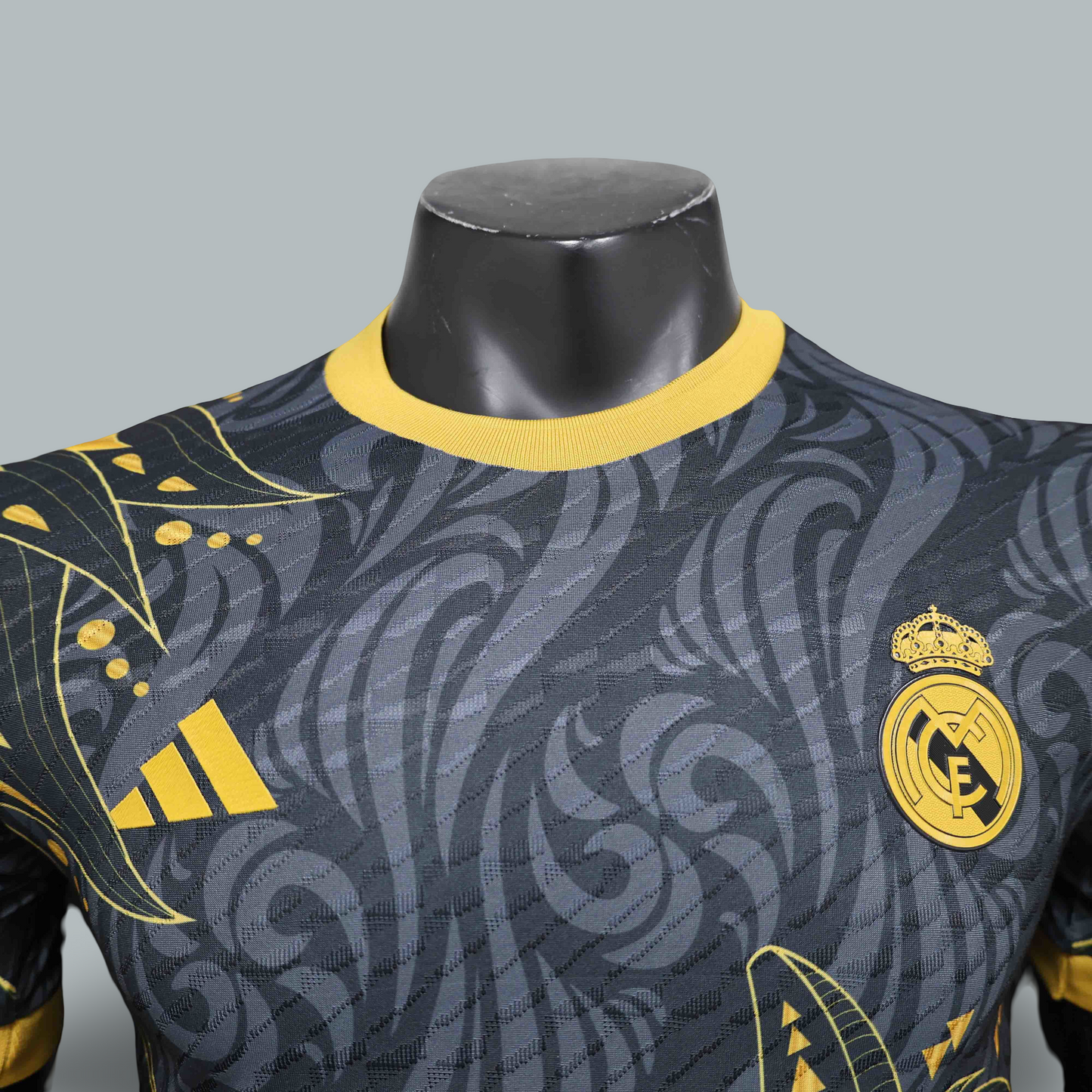Real Madrid 25/26 "Golden Wolf" Player Version Premium Kit