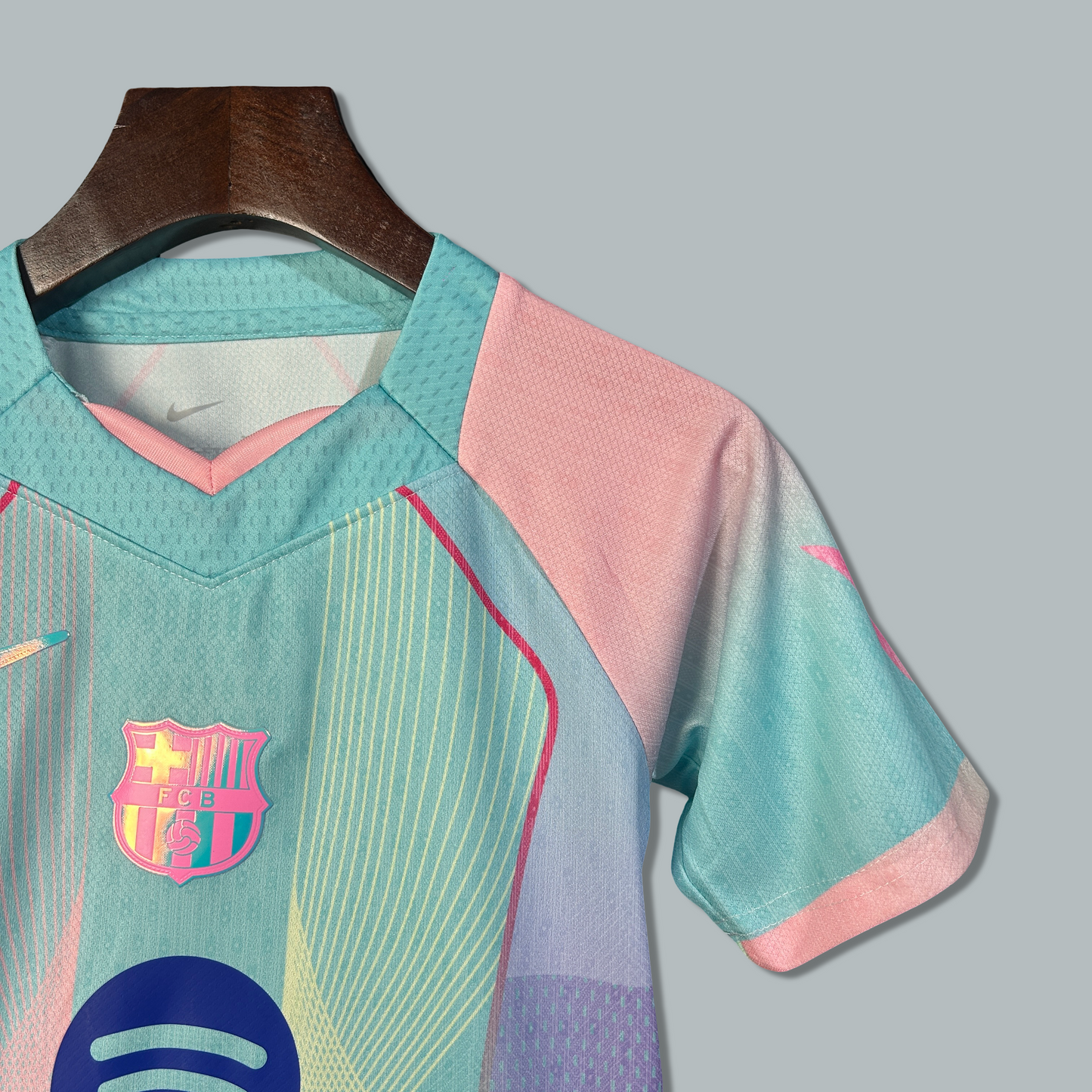 Barcelona 25/26 "Aurora Color" Premium Kids Kit