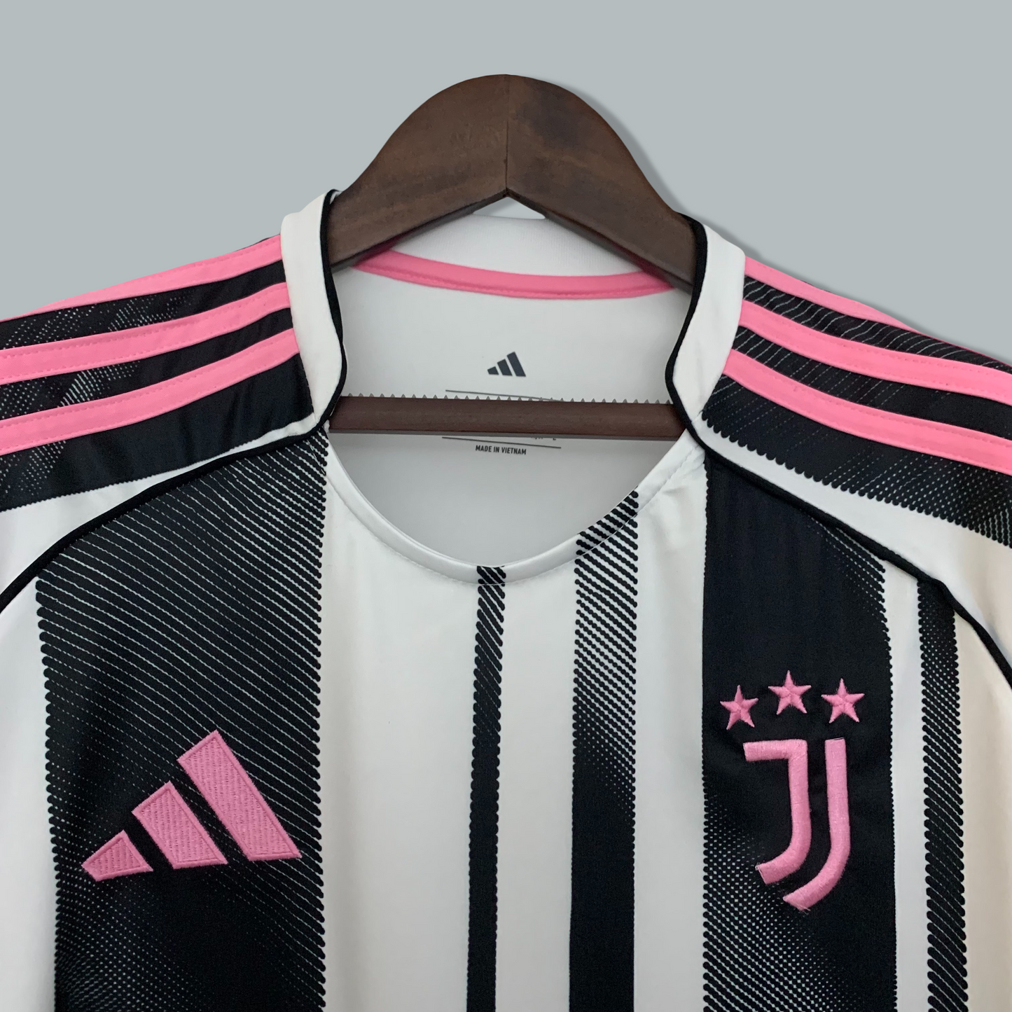 Juventus 25-26 Home Kit
