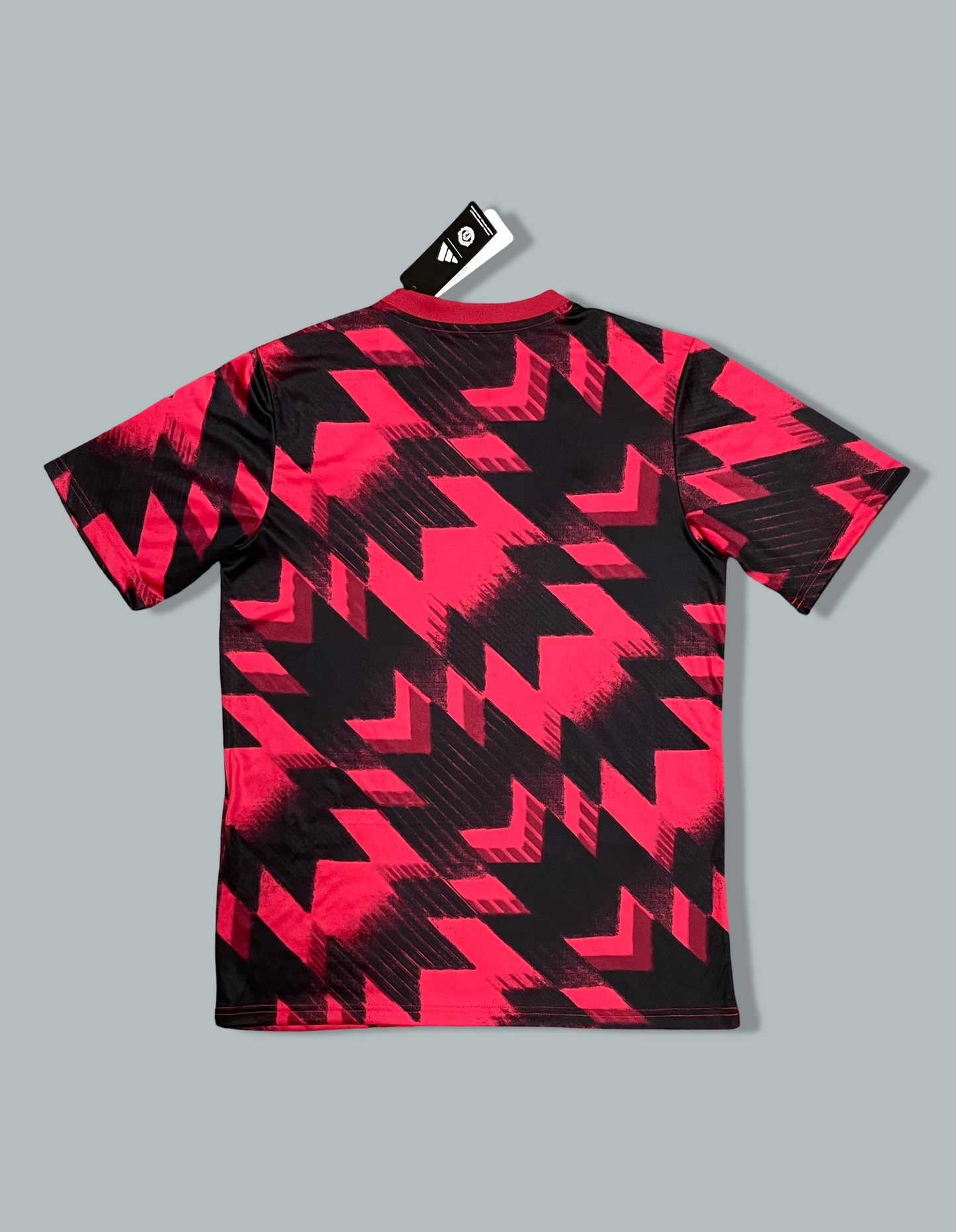 Manchester United 25/26 "Zig-Zag Pulse" Pre-Match Kit
