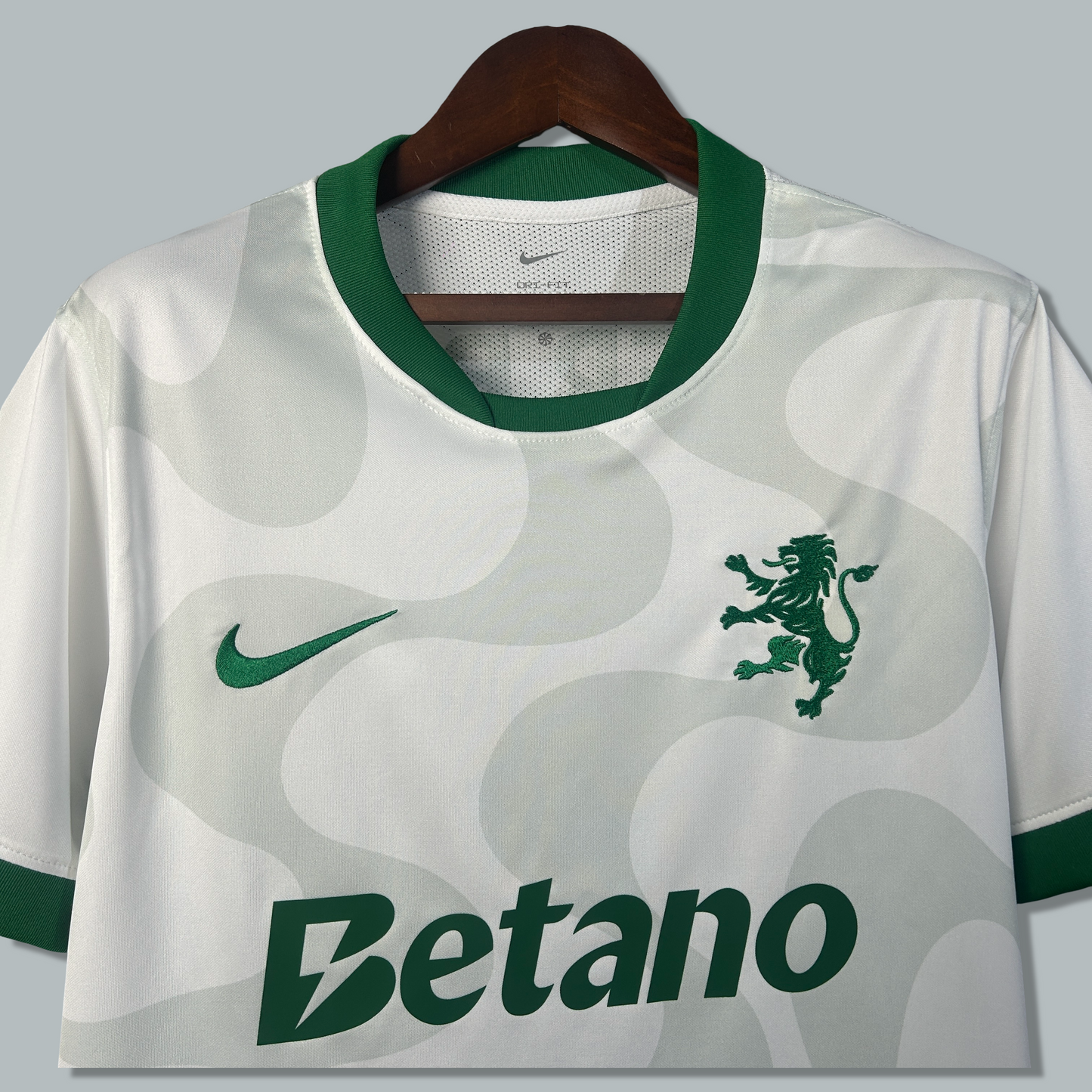 Sporting CP 25/26 Away Kit