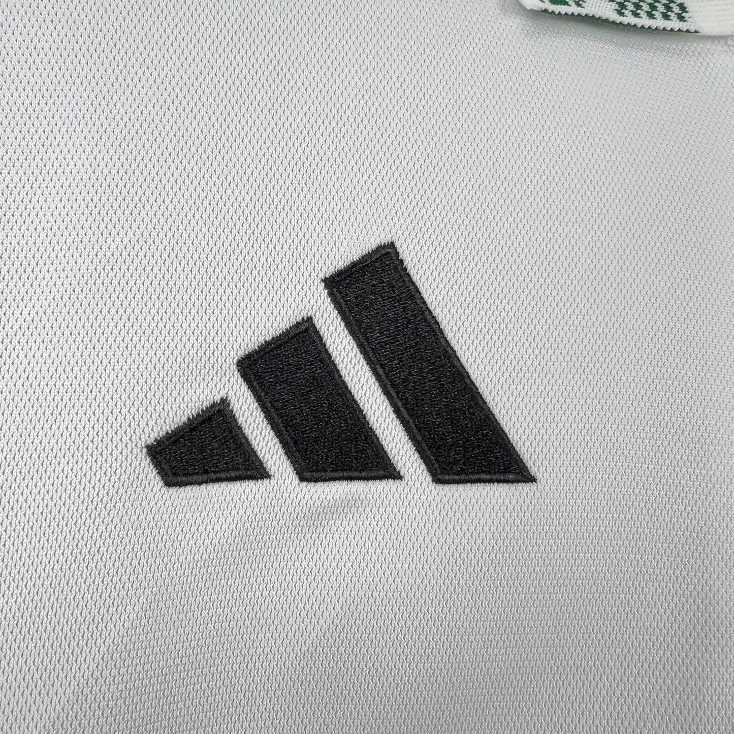 Arsenal 25/26 “Royal Ivory” Premium Kit