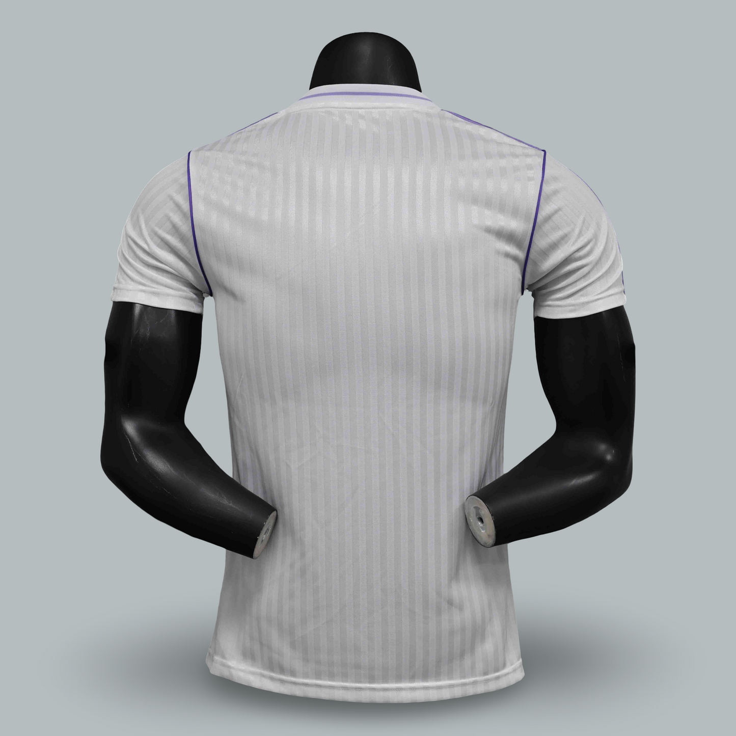 Real Madrid 25/26 "Retro Classics" Player Version Premium Kit