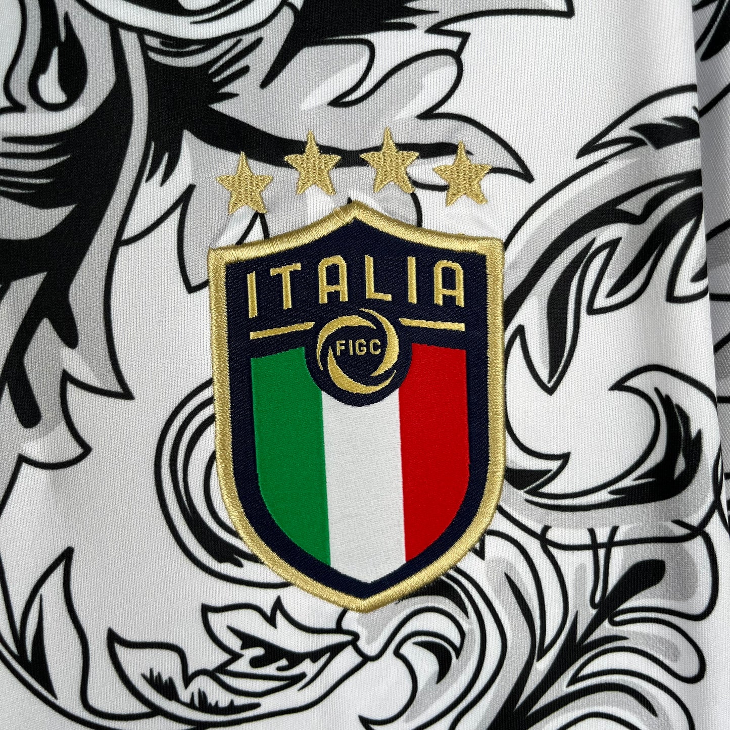 Italy 25/26 "Versace" White Premium Kit