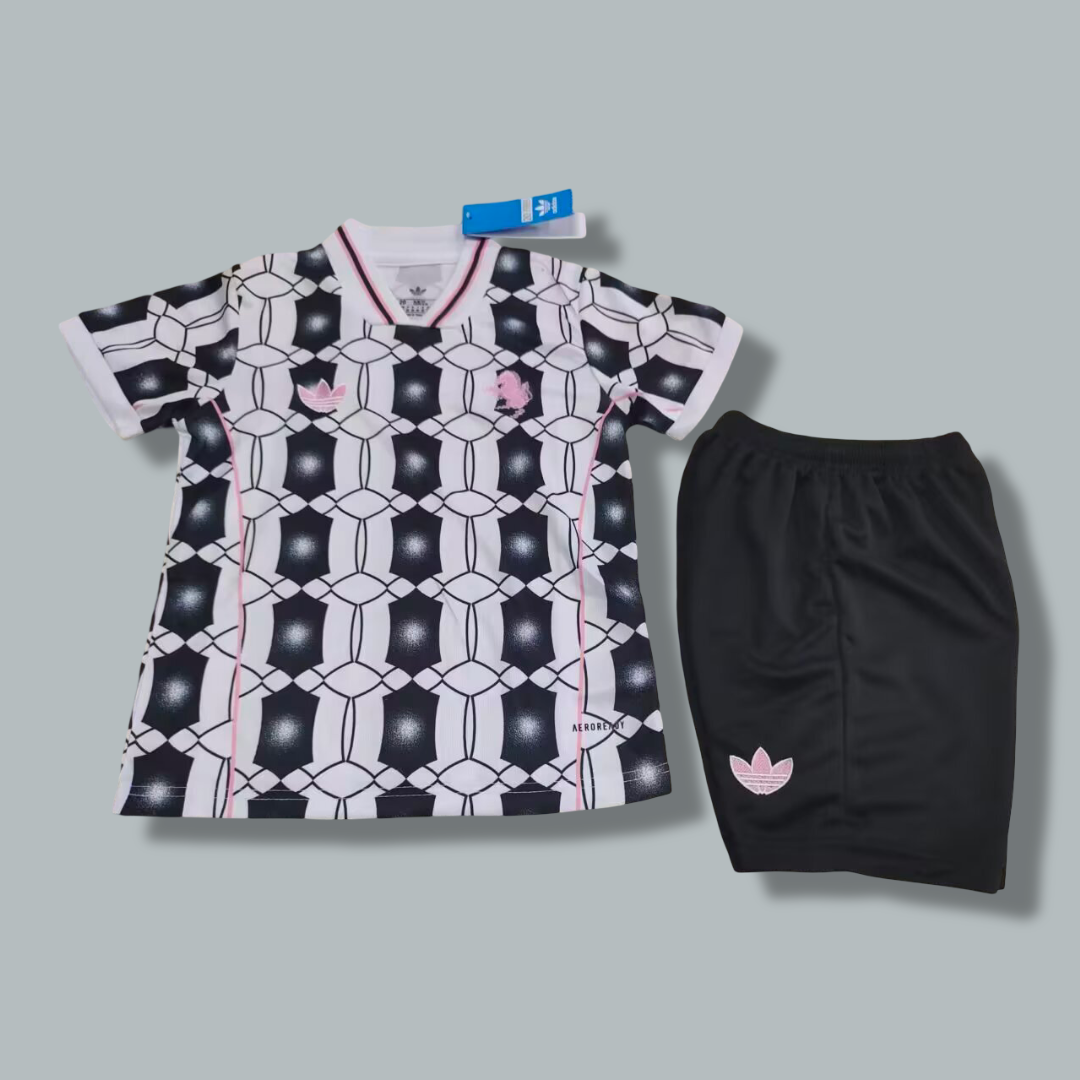 Juventus 25/26 "Retro Style" Premium Kids Kit