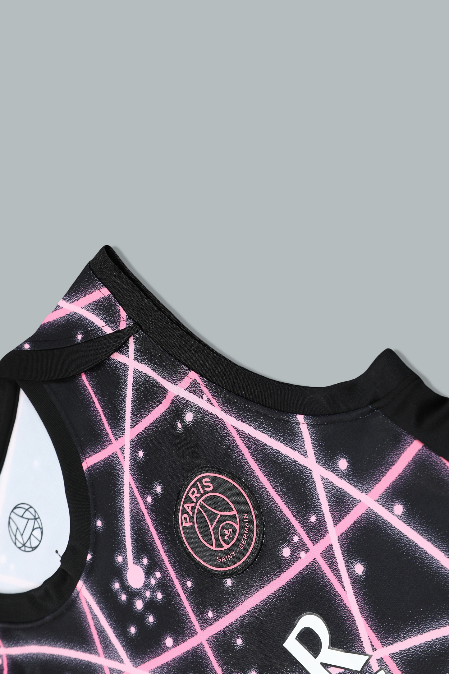 PSG 25/26 "Neon Pink Grid" Sleeveless Training Jersey and Shorts Set