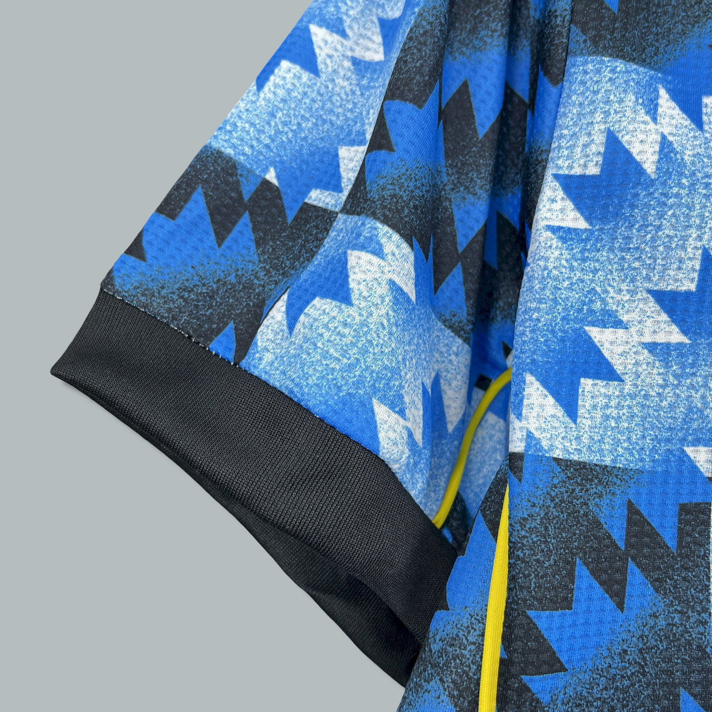 Manchester United 25/26 "Retro Blue Infinity" Premium Kit