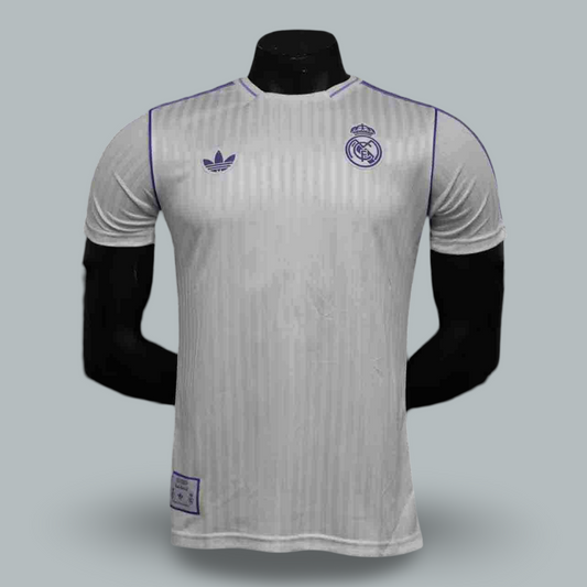 Real Madrid 25/26 "Retro Classics" Player Version Premium Kit