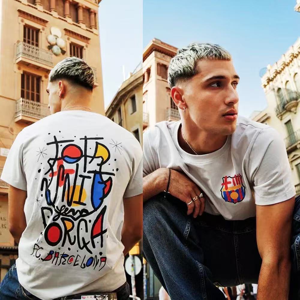 Barcelona 25/26 "Classic Crest White" Premium T-Shirt