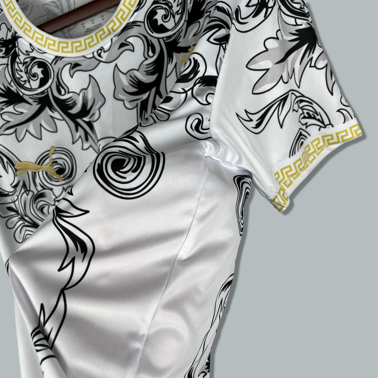Italy 25/26 "Versace" White Premium Kit