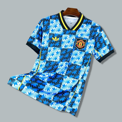 Manchester United 25/26 "Retro Blue Infinity" Premium Kit