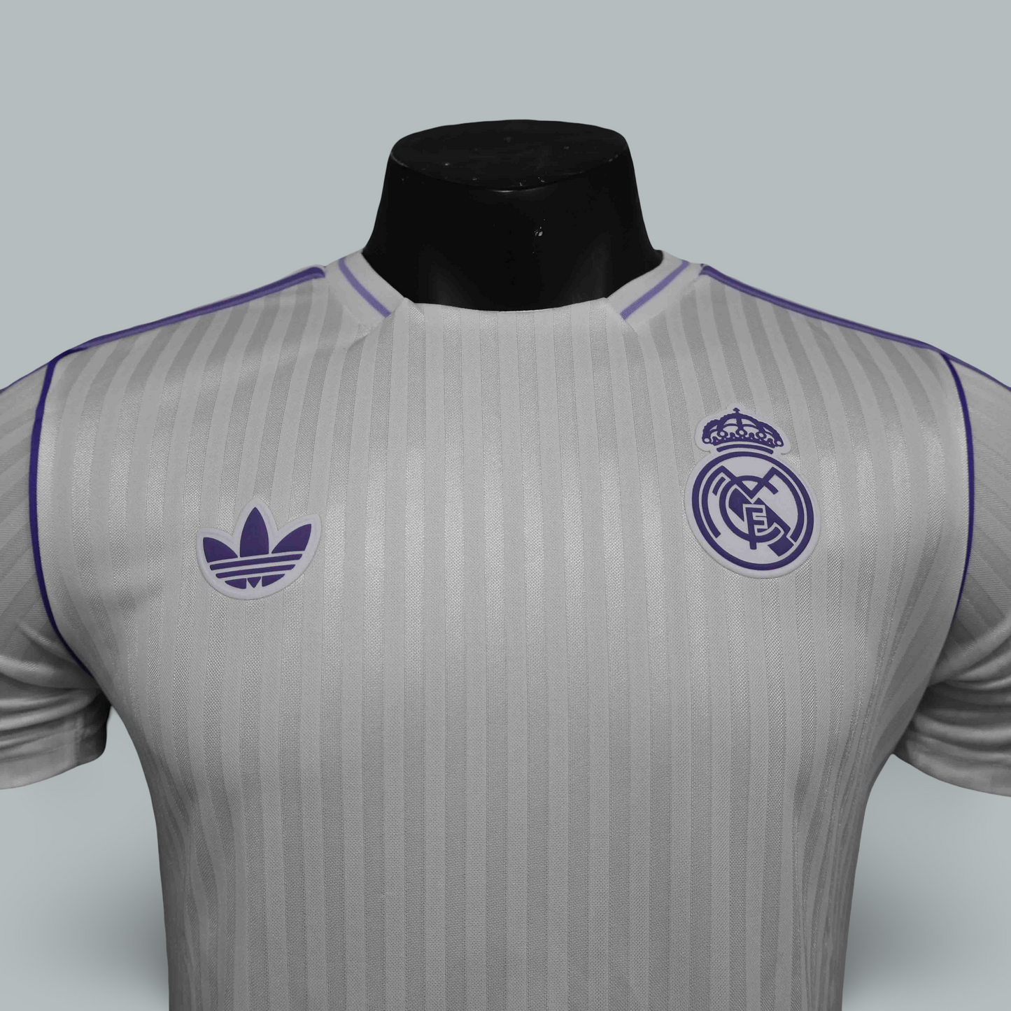 Real Madrid 25/26 "Retro Classics" Player Version Premium Kit