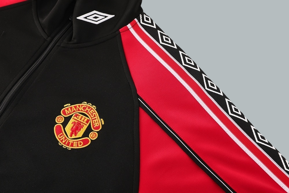 Manchester United 25/26 “Retro Heritage” Tracksuit